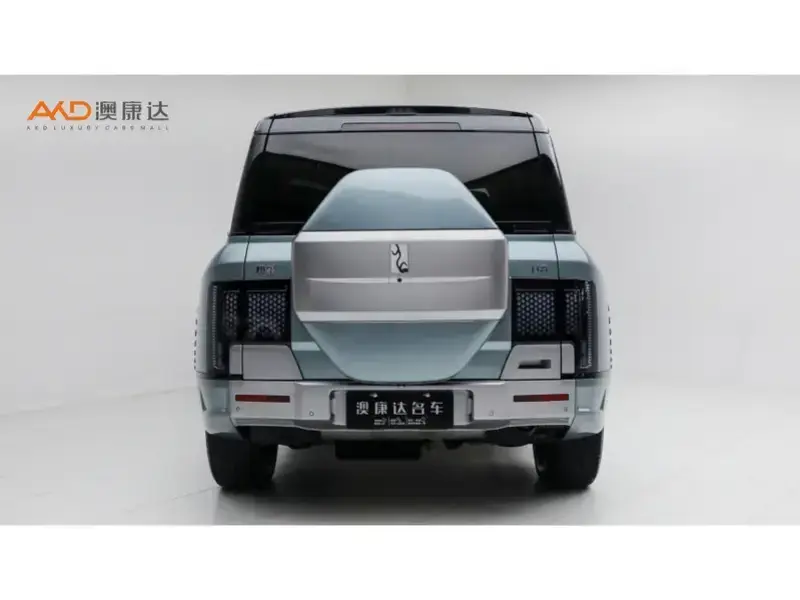 2023 BYD Yangwang U8 с пробегом 16 100 км