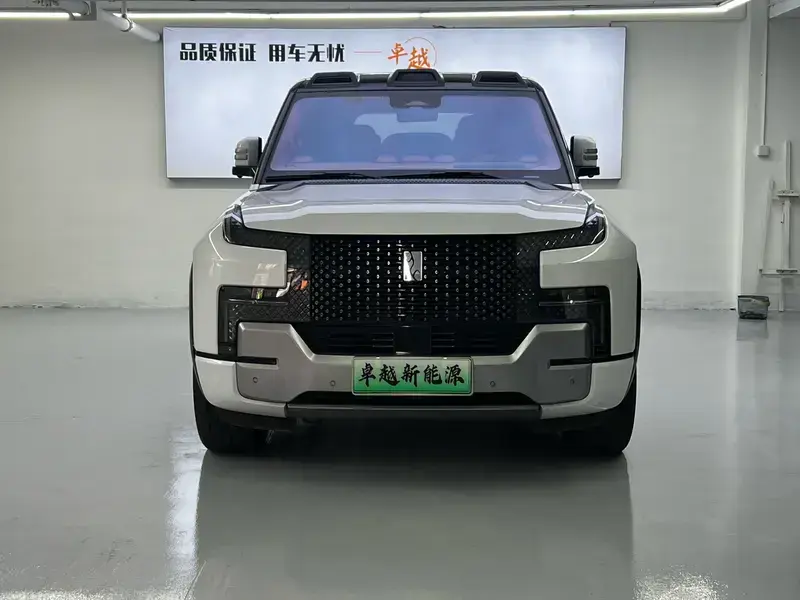 2023 BYD Yangwang U8 с пробегом 63 000 км