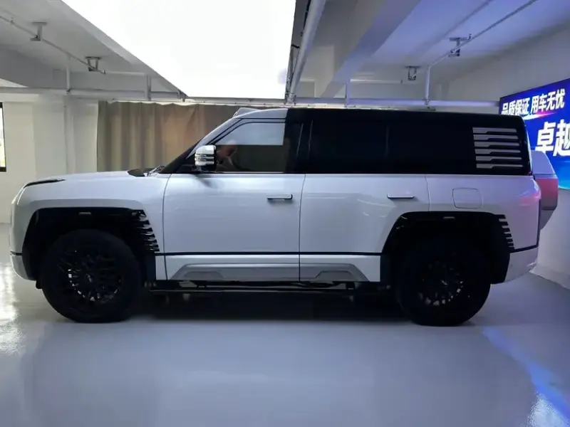 2023 BYD Yangwang U8 с пробегом 63 000 км