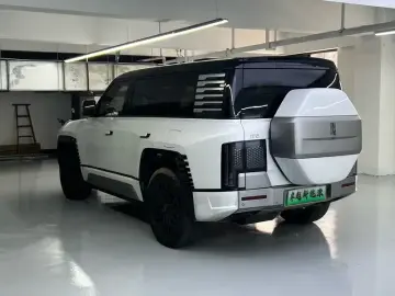 2023 BYD Yangwang U8 с пробегом 63 000 км