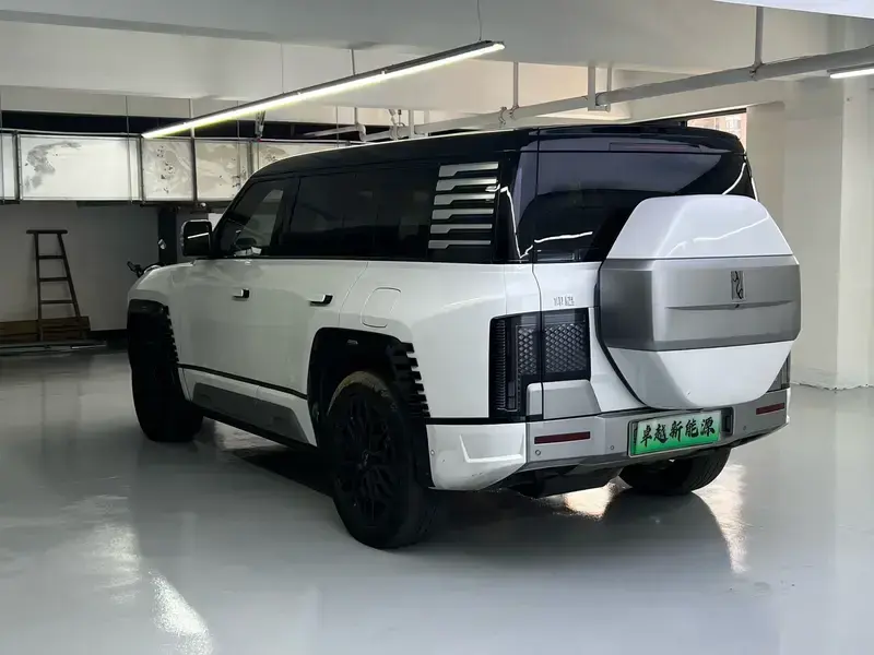 2023 BYD Yangwang U8 с пробегом 63 000 км