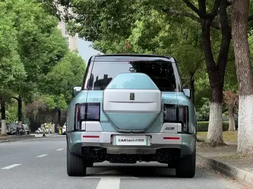2023 BYD Yangwang U8 с пробегом 22 000 км