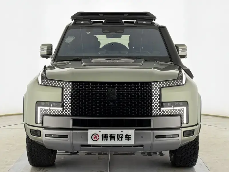 2024 BYD Yangwang U8 с пробегом 8 700 км