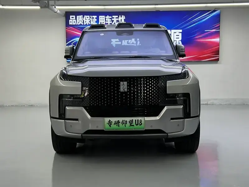 2023 BYD Yangwang U8 с пробегом 45 000 км