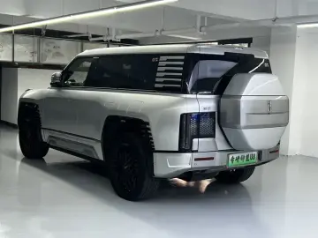 2023 BYD Yangwang U8 с пробегом 45 000 км
