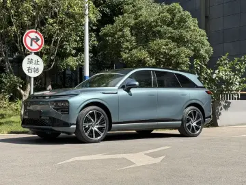 2024 Xpeng G9 с пробегом 42 000 км