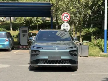 2024 Xpeng G9 с пробегом 42 000 км