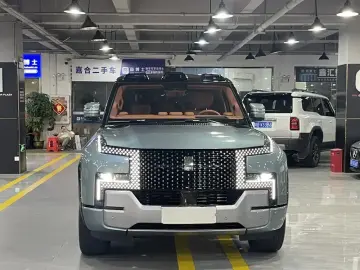 2023 BYD Yangwang U8 с пробегом 55 000 км