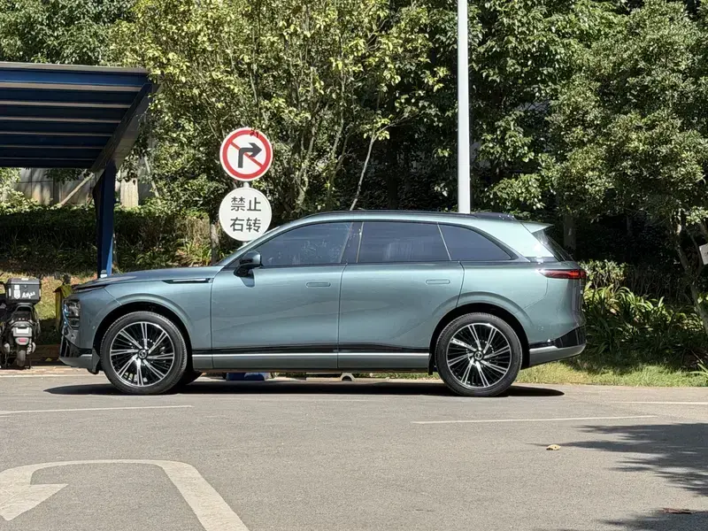 2024 Xpeng G9 с пробегом 42 000 км