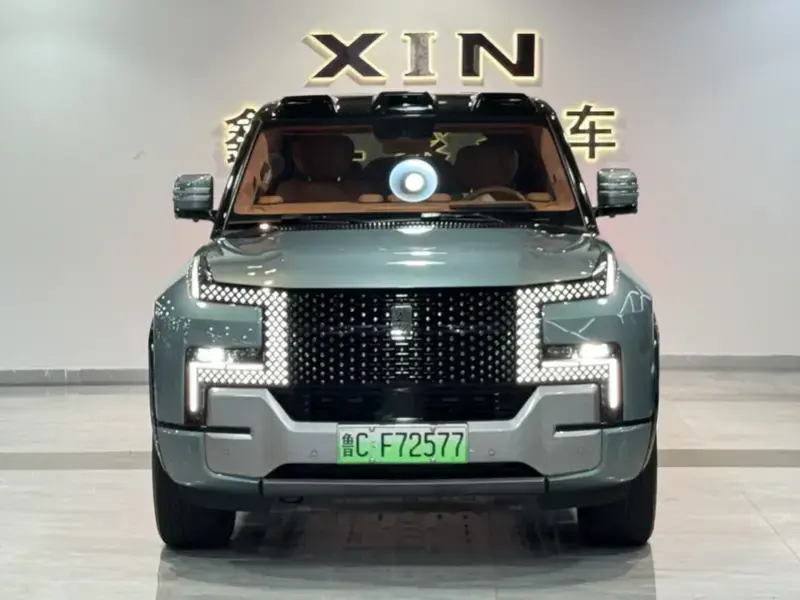 2023 BYD Yangwang U8 с пробегом 55 000 км