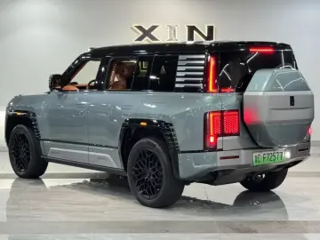 2023 BYD Yangwang U8 с пробегом 55 000 км