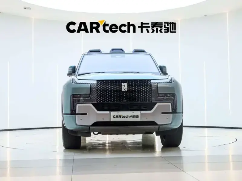 2023 BYD Yangwang U8 с пробегом 34 700 км