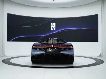 2024 BYD Yangwang U9 с пробегом 800 км