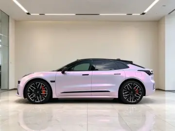 2024 Zeekr 001 с пробегом 16 000 км
