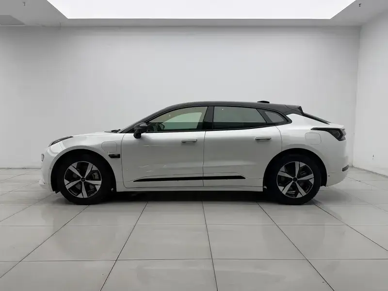 2023 Zeekr 001 с пробегом 49 000 км