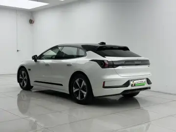 2023 Zeekr 001 с пробегом 49 000 км