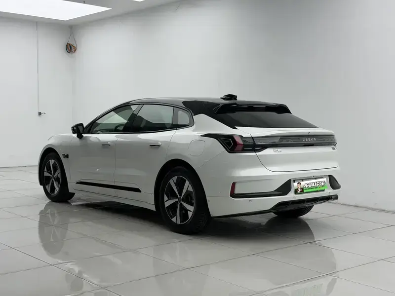 2023 Zeekr 001 с пробегом 49 000 км
