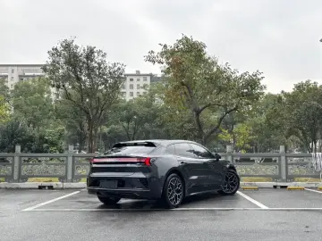 2026 Zeekr 001 с пробегом 13 000 км