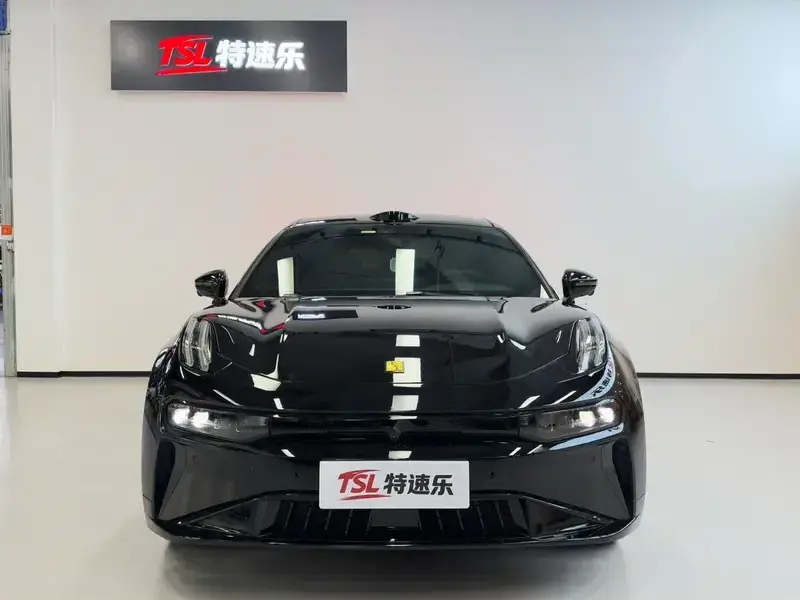 2025 Zeekr 001 с пробегом 34 100 км