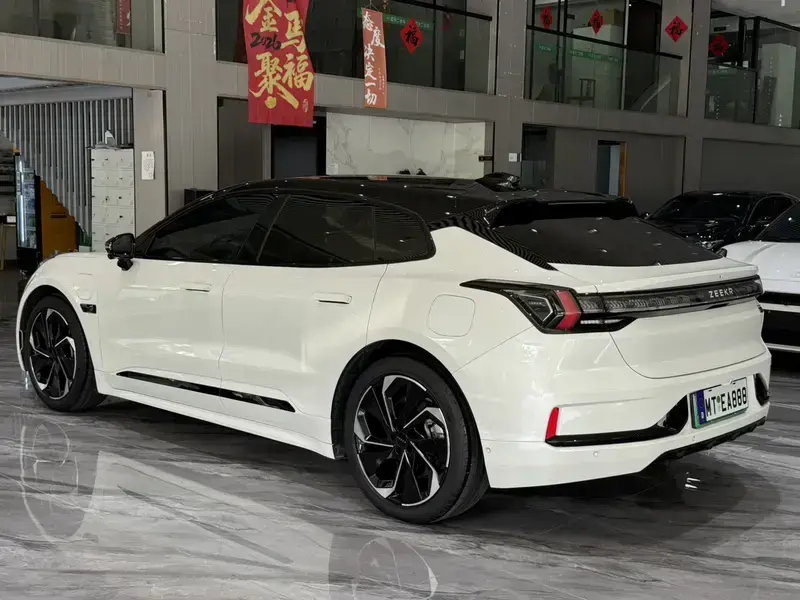 2023 Zeekr 001 с пробегом 63 000 км