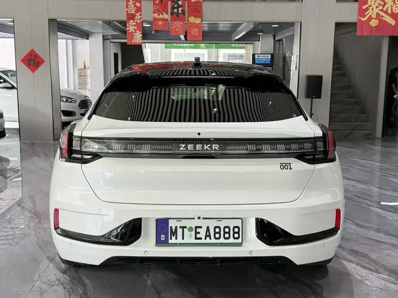 2023 Zeekr 001 с пробегом 63 000 км