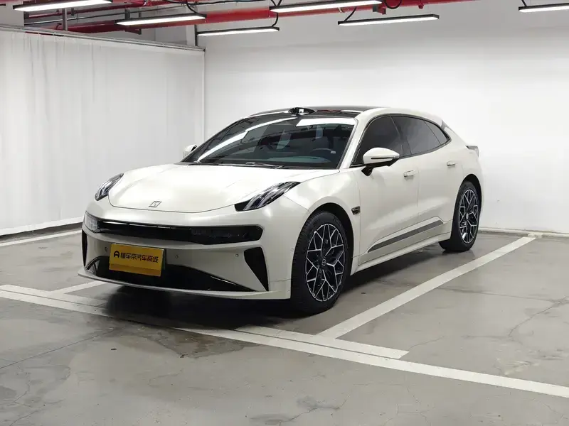 2025 Zeekr 001 с пробегом 48 500 км