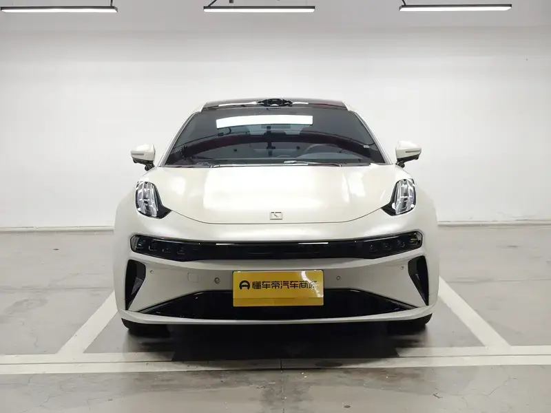 2025 Zeekr 001 с пробегом 48 500 км