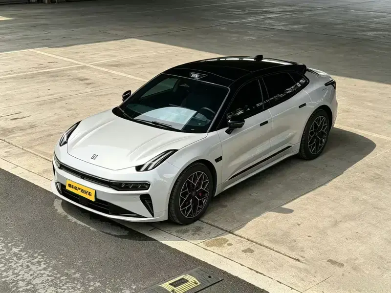 2026 Zeekr 001 с пробегом 10 800 км