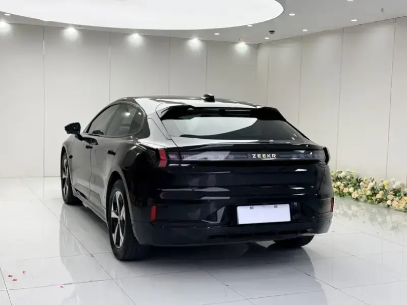 2023 Zeekr 001 с пробегом 53 000 км