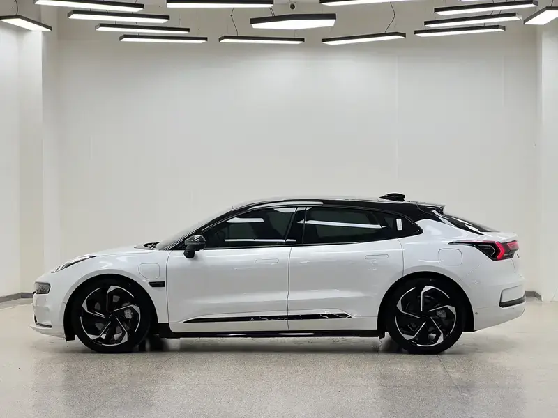 2023 Zeekr 001 с пробегом 116 500 км