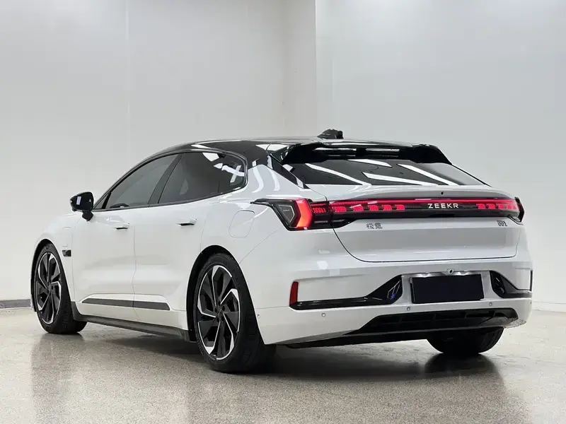 2023 Zeekr 001 с пробегом 116 500 км