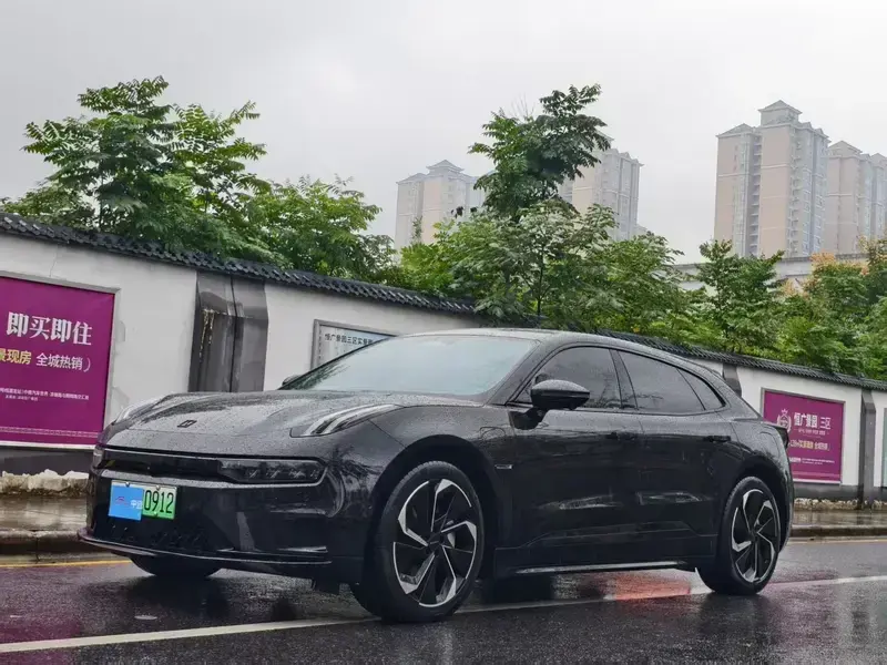 2023 Zeekr 001 с пробегом 72 000 км