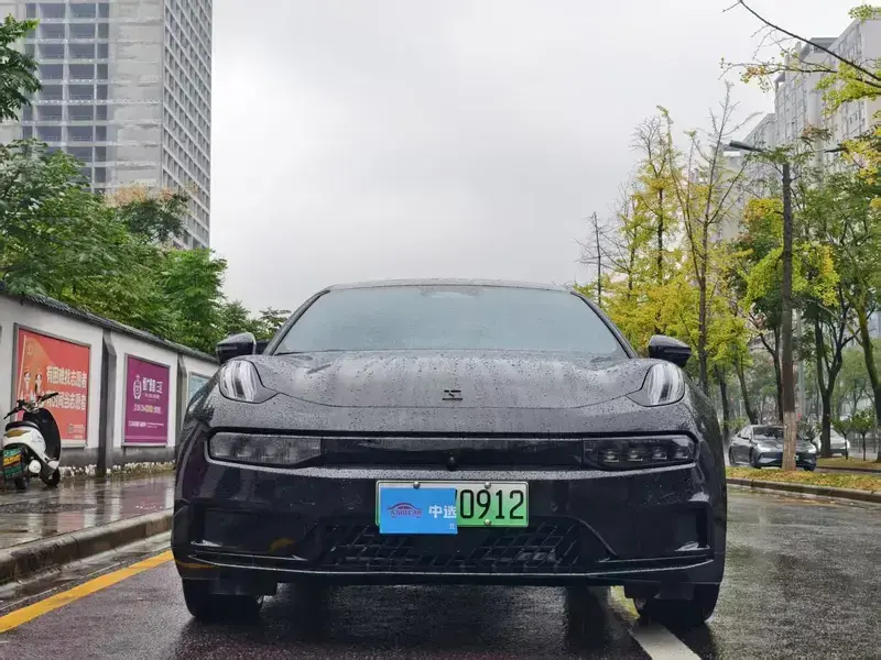 2023 Zeekr 001 с пробегом 72 000 км