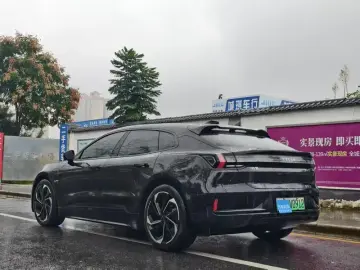 2023 Zeekr 001 с пробегом 72 000 км
