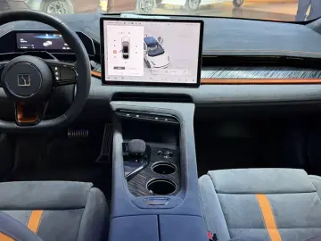 2023 Zeekr 001 с пробегом 47 000 км