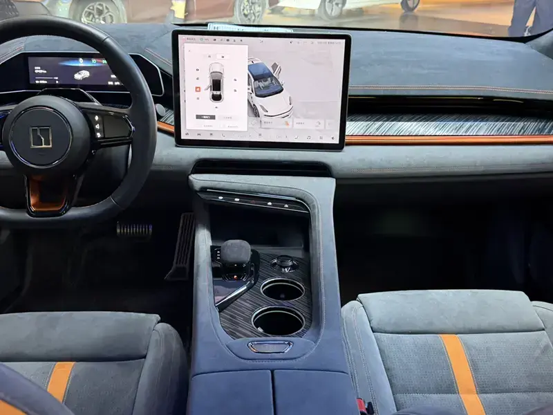 2023 Zeekr 001 с пробегом 47 000 км