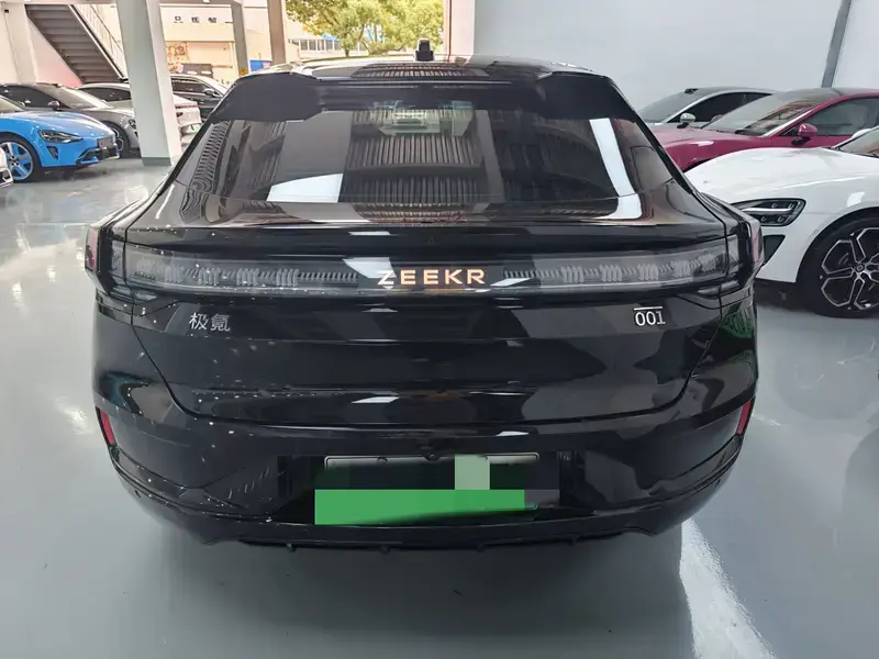 2023 Zeekr 001 с пробегом 40 000 км