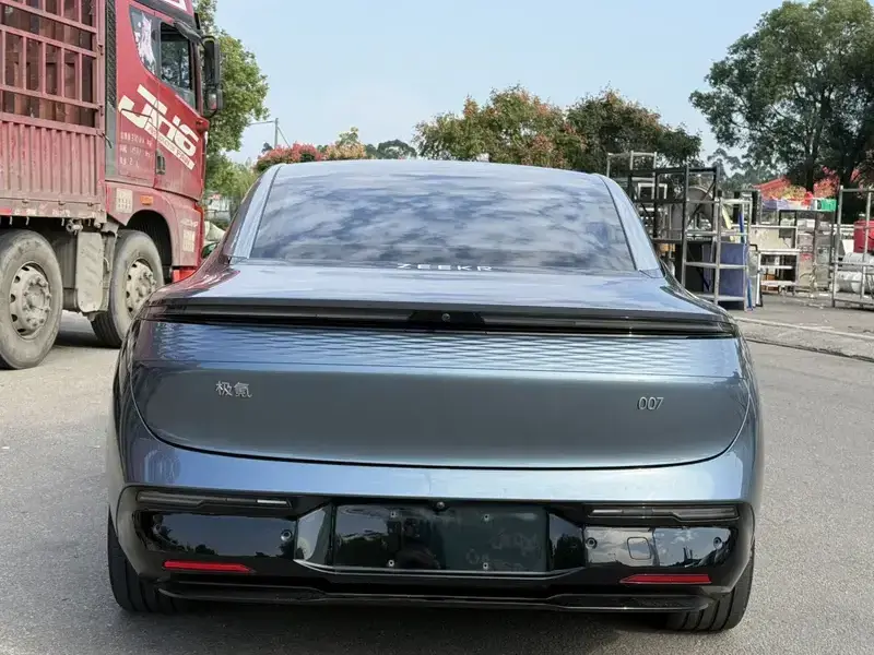 2024 Zeekr 007 с пробегом 84 000 км