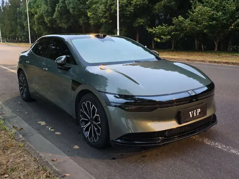 2025 Zeekr 007 с пробегом 49 800 км