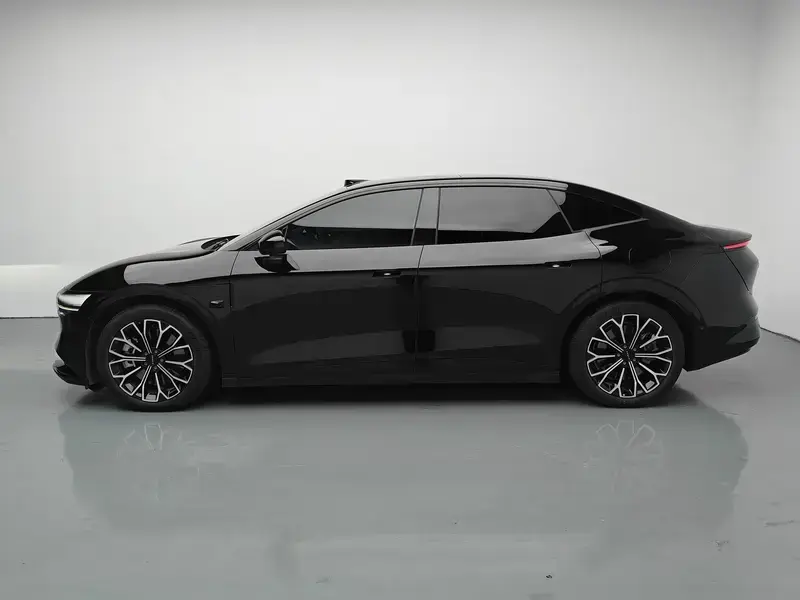 2024 Zeekr 007 с пробегом 13 400 км