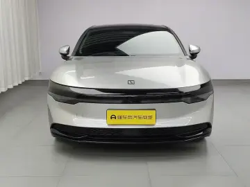 2024 Zeekr 007 с пробегом 44 800 км