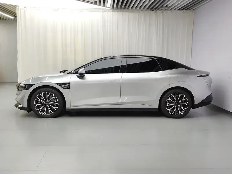 2024 Zeekr 007 с пробегом 44 800 км