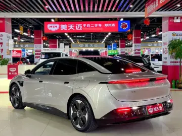2025 Zeekr 007 с пробегом 17 000 км