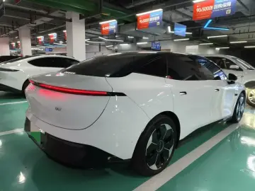 2024 Zeekr 007 с пробегом 35 000 км