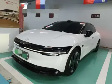 2024 Zeekr 007 с пробегом 35 000 км