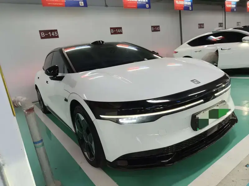 2024 Zeekr 007 с пробегом 35 000 км