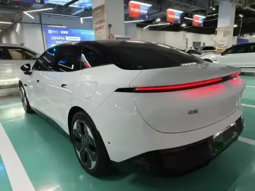 2024 Zeekr 007 с пробегом 35 000 км