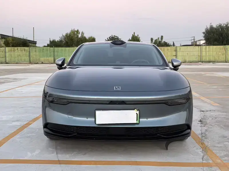 2024 Zeekr 007 с пробегом 26 000 км