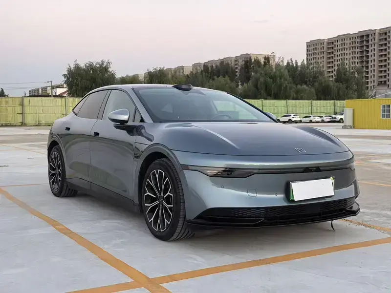 2024 Zeekr 007 с пробегом 26 000 км
