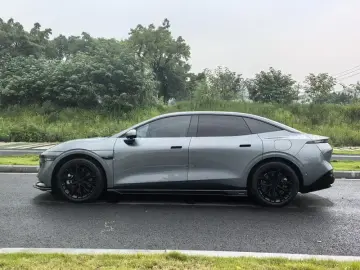 2024 Zeekr 007 с пробегом 28 000 км